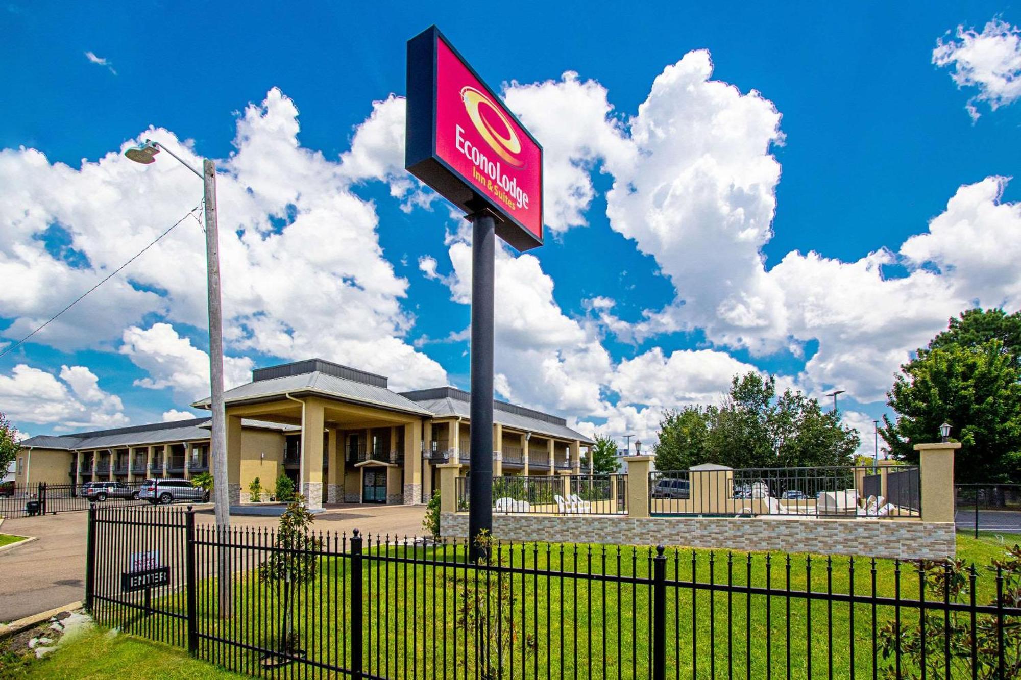 Super 8 By Wyndham Jackson Ms Hotel Buitenkant foto