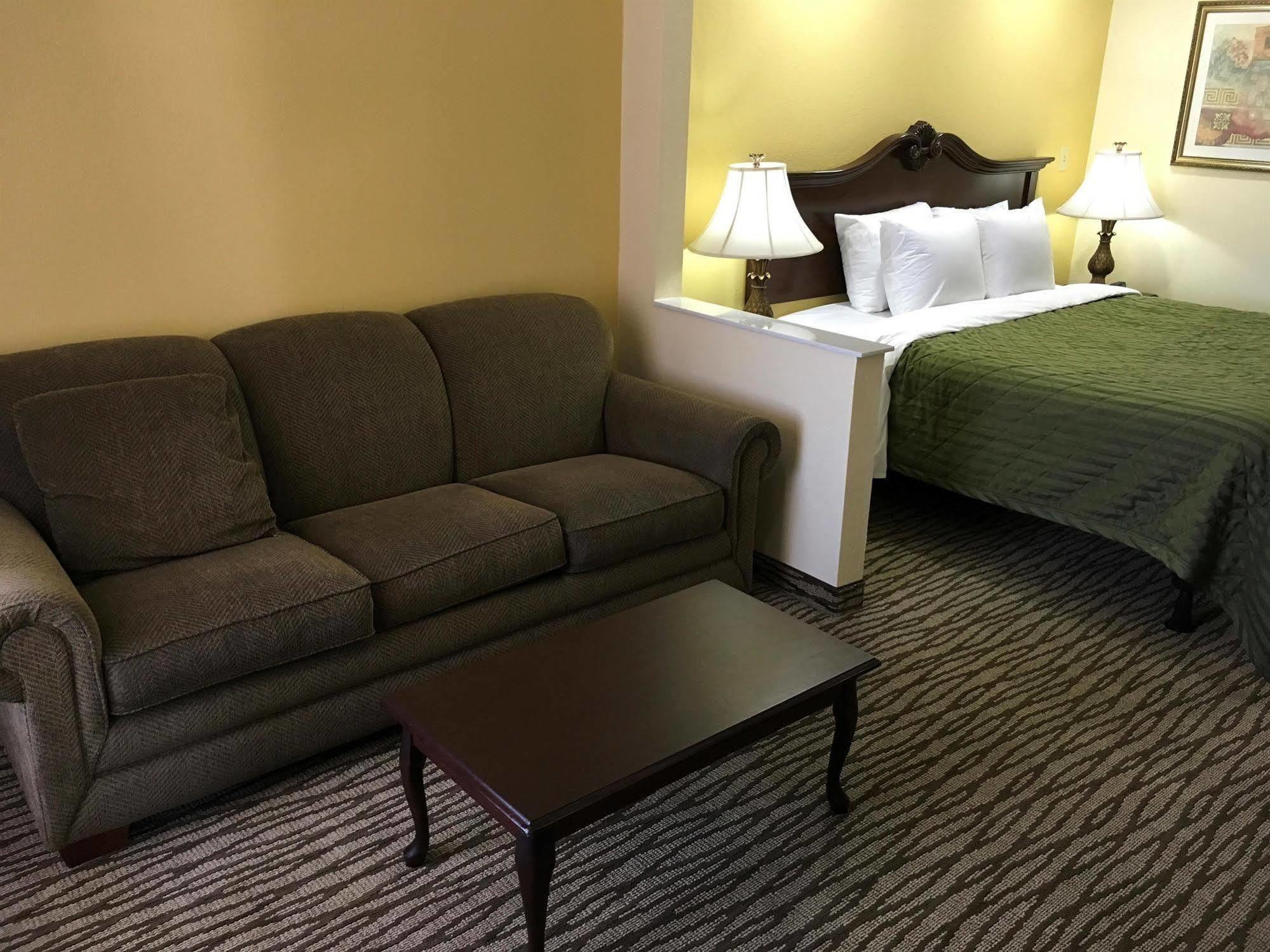 Super 8 By Wyndham Jackson Ms Hotel Buitenkant foto