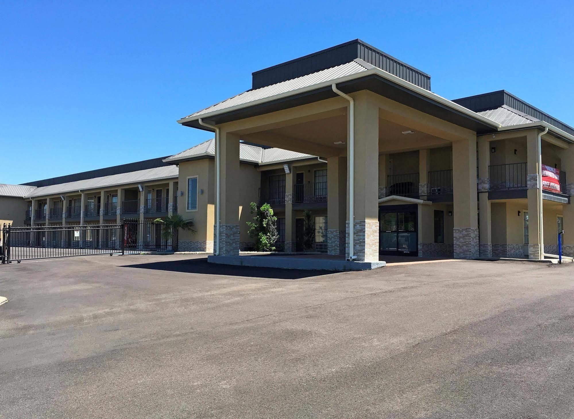 Super 8 By Wyndham Jackson Ms Hotel Buitenkant foto
